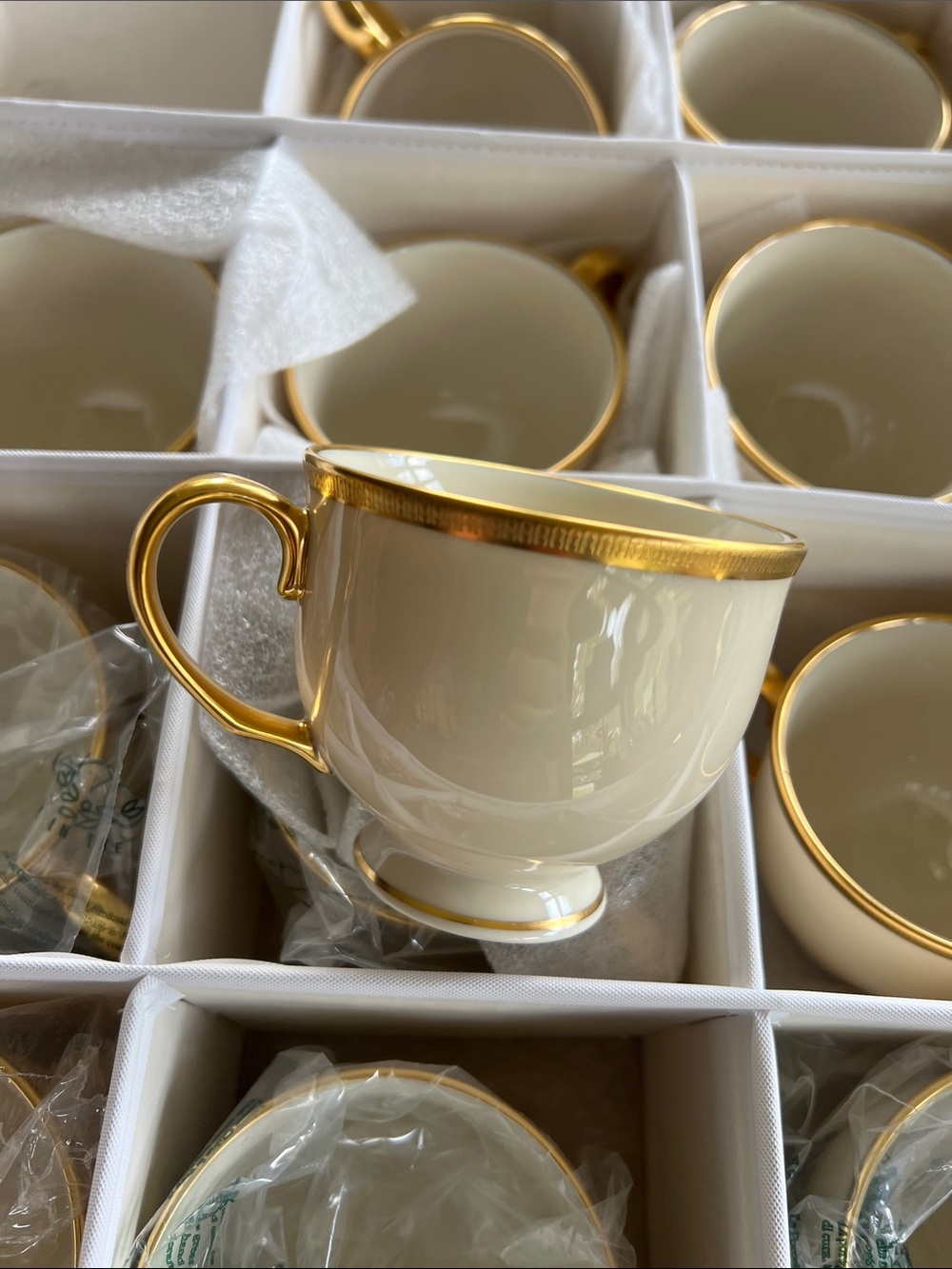 Lenox Presidential Collection Tuxedo - set of 12 Gold-Rim Teacups